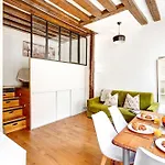 Le Marais - Pont Marie Flat